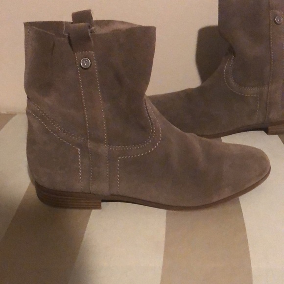 FRYE & Co Booties. Worn once. Size 10. - Picture 5 of 5